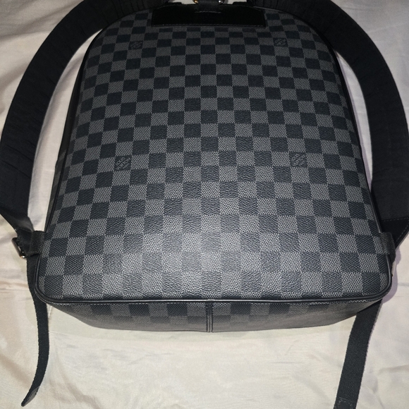 Louis Vuitton Damier Graphite Josh Backpack - Picture 7 of 16